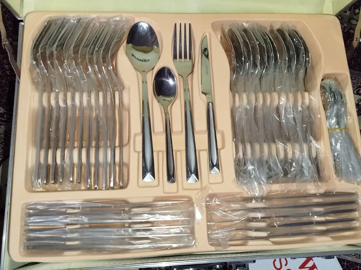 سرویس قاشق وچنگال|ظروف سرو و پذیرایی|قرچک, شهرک گلها|دیوار