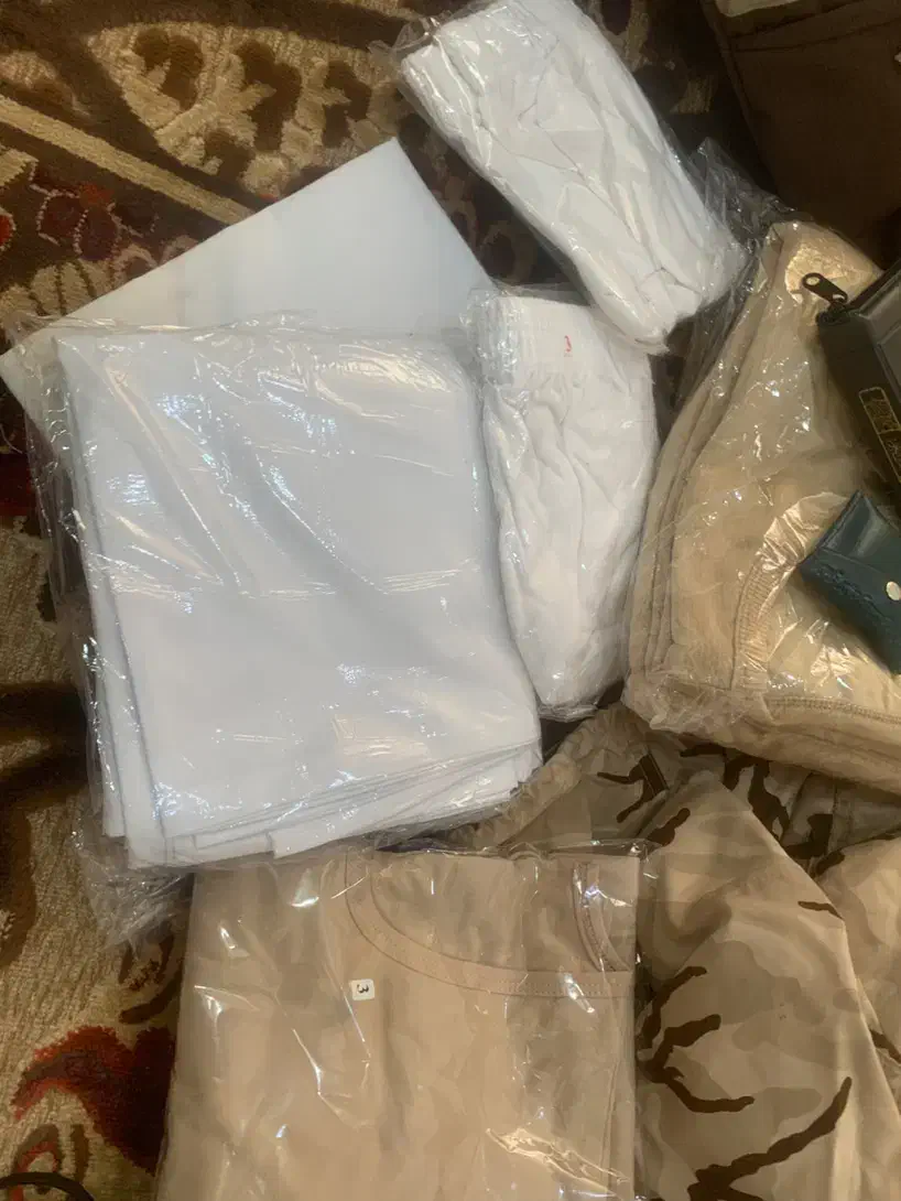 ست لباس سربازی با پوتین بسیار تمیز و کار نخورده|لباس|ساری, |دیوار