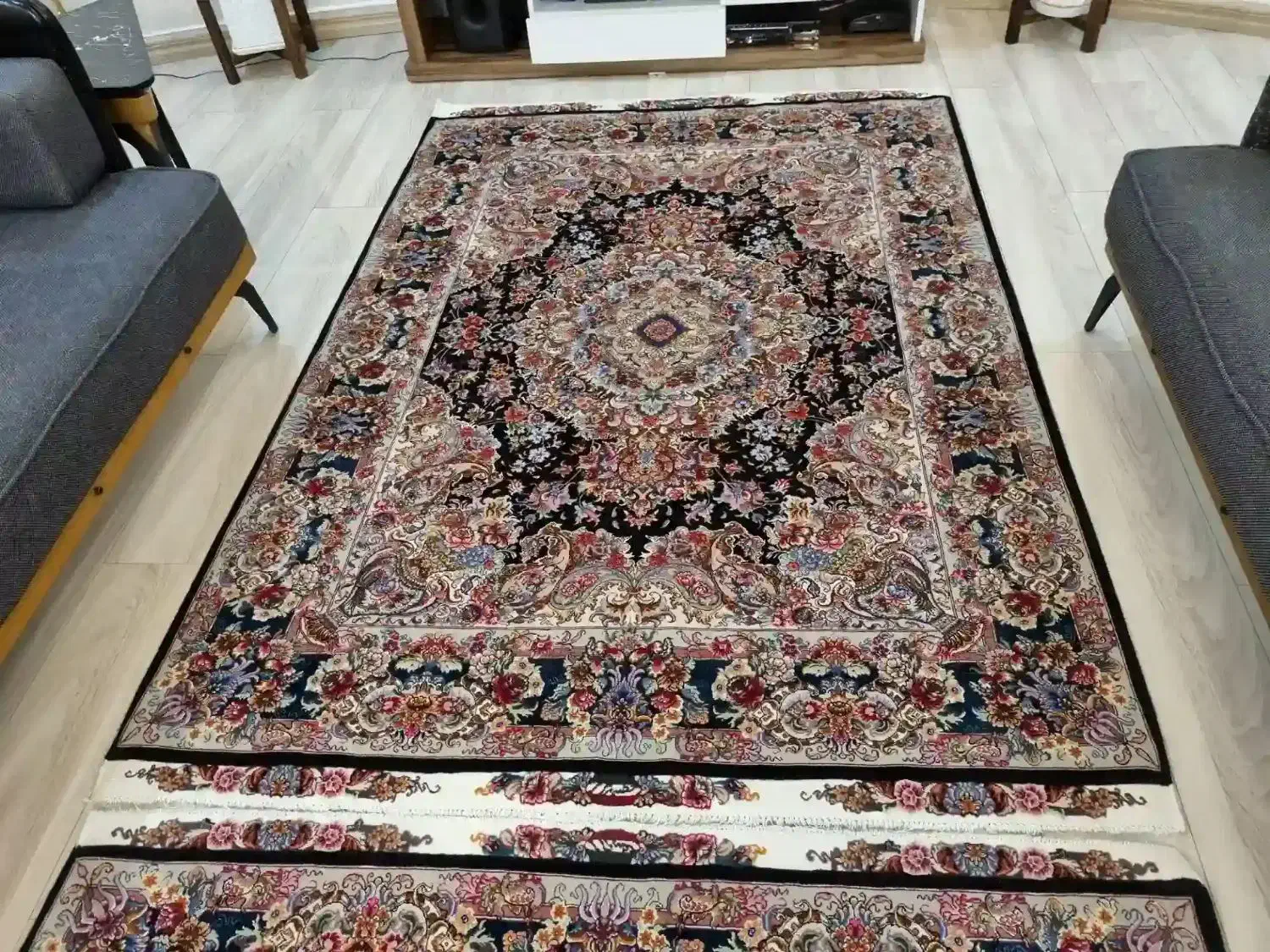 قالیچه دستبافت خطیبی گلدانی رج 50 ابریشم تبریز|فرش|تبریز, |دیوار