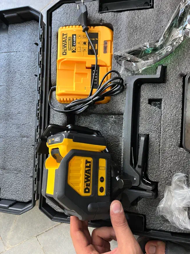 دیوالت نور قرمز و ابزار ویوارکس|ماشینآلات صنعتی|یزد, |دیوار