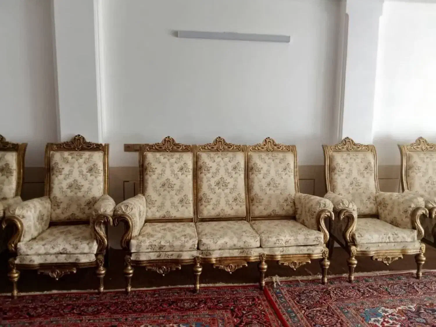 مبل سلطنتی 13 نفره|مبلمان خانگی و میز عسلی|شهرضا, |دیوار