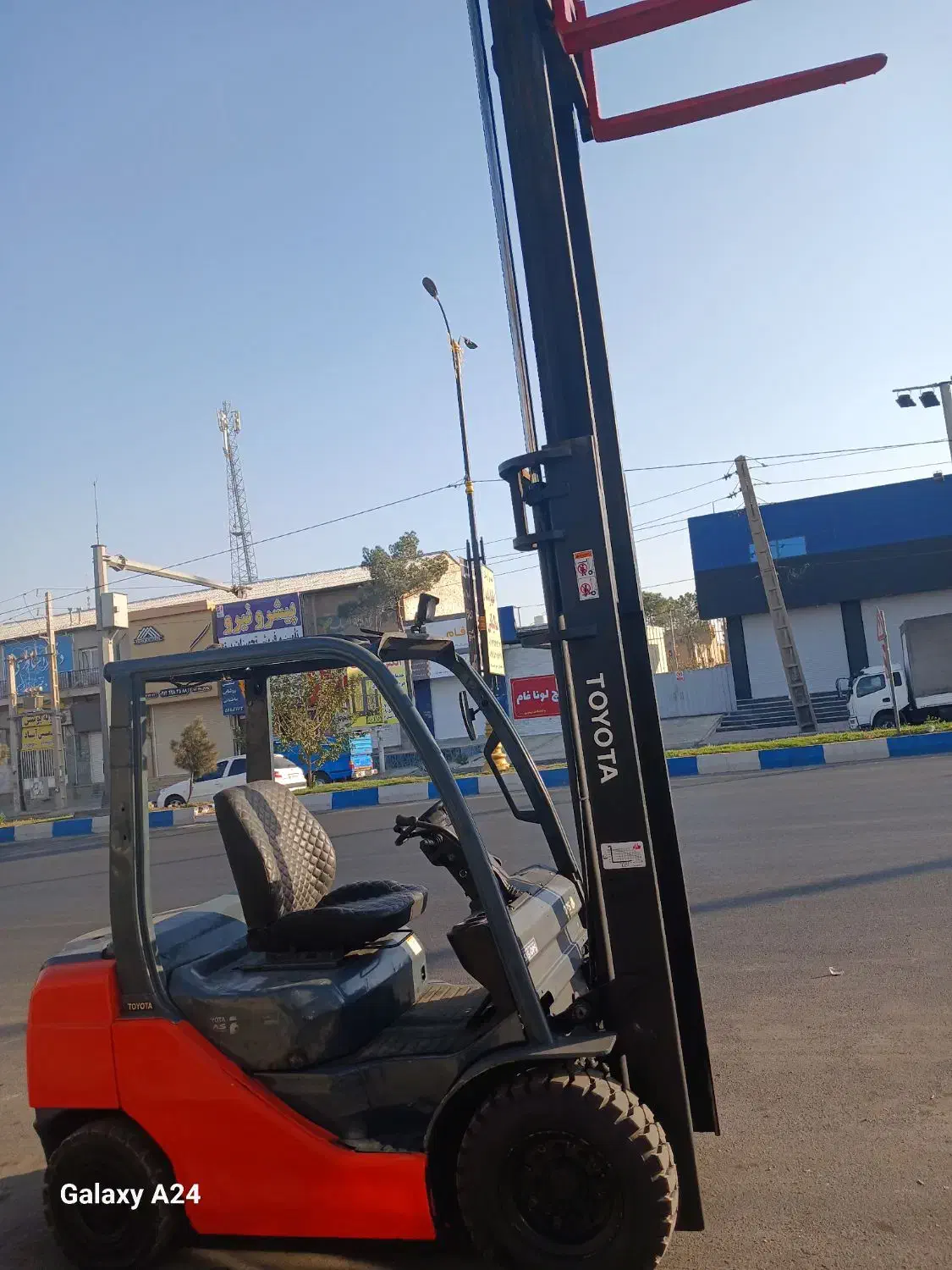 لیفتراک تویوتا ۲/۵ تن ۸f|خودرو سنگین|تهران, شمس‌آباد|دیوار