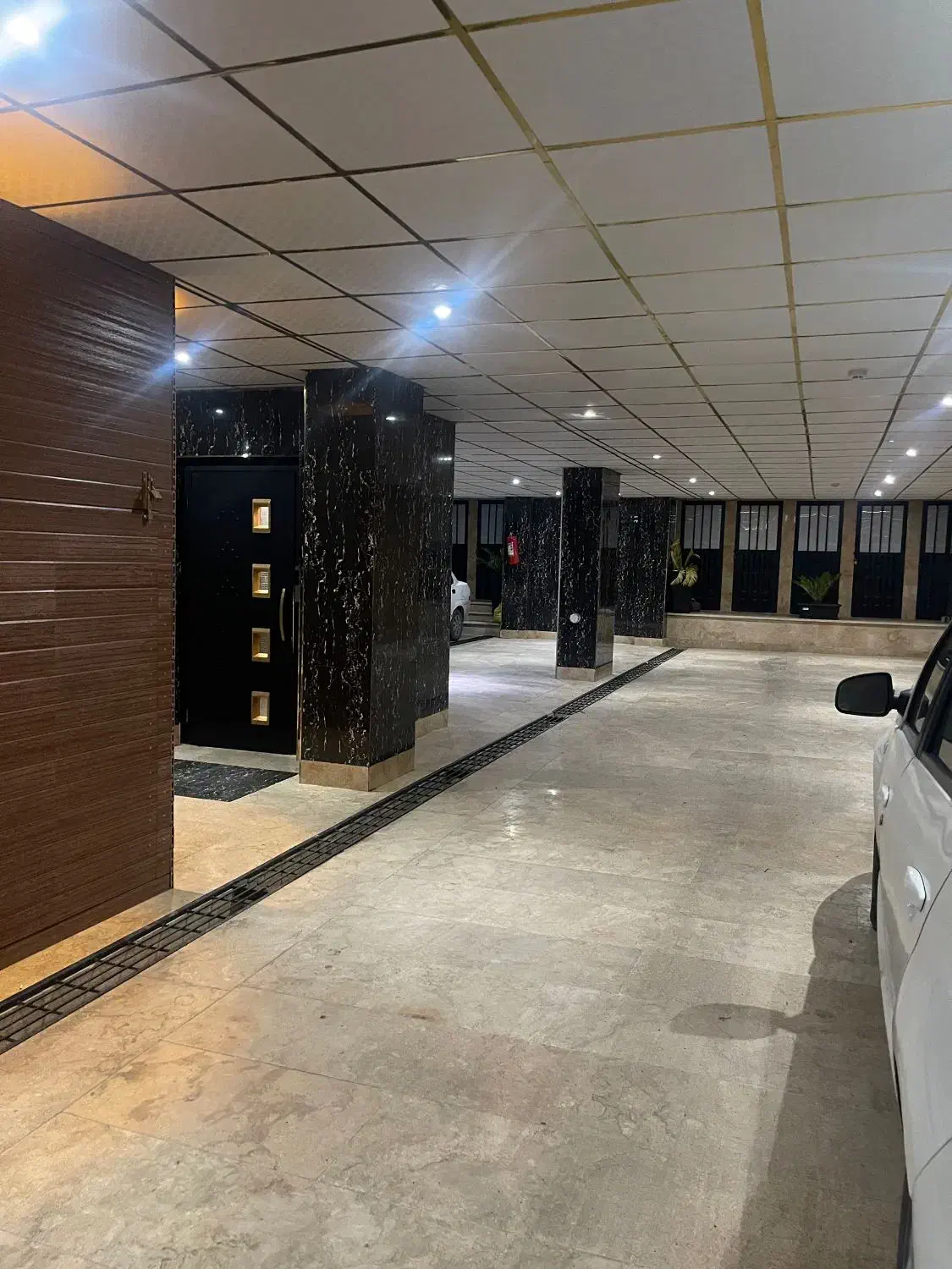 اپارتمان نوساز ۱۳۵ متری دو خواب (امینی)|اجارهٔ آپارتمان|نور, |دیوار