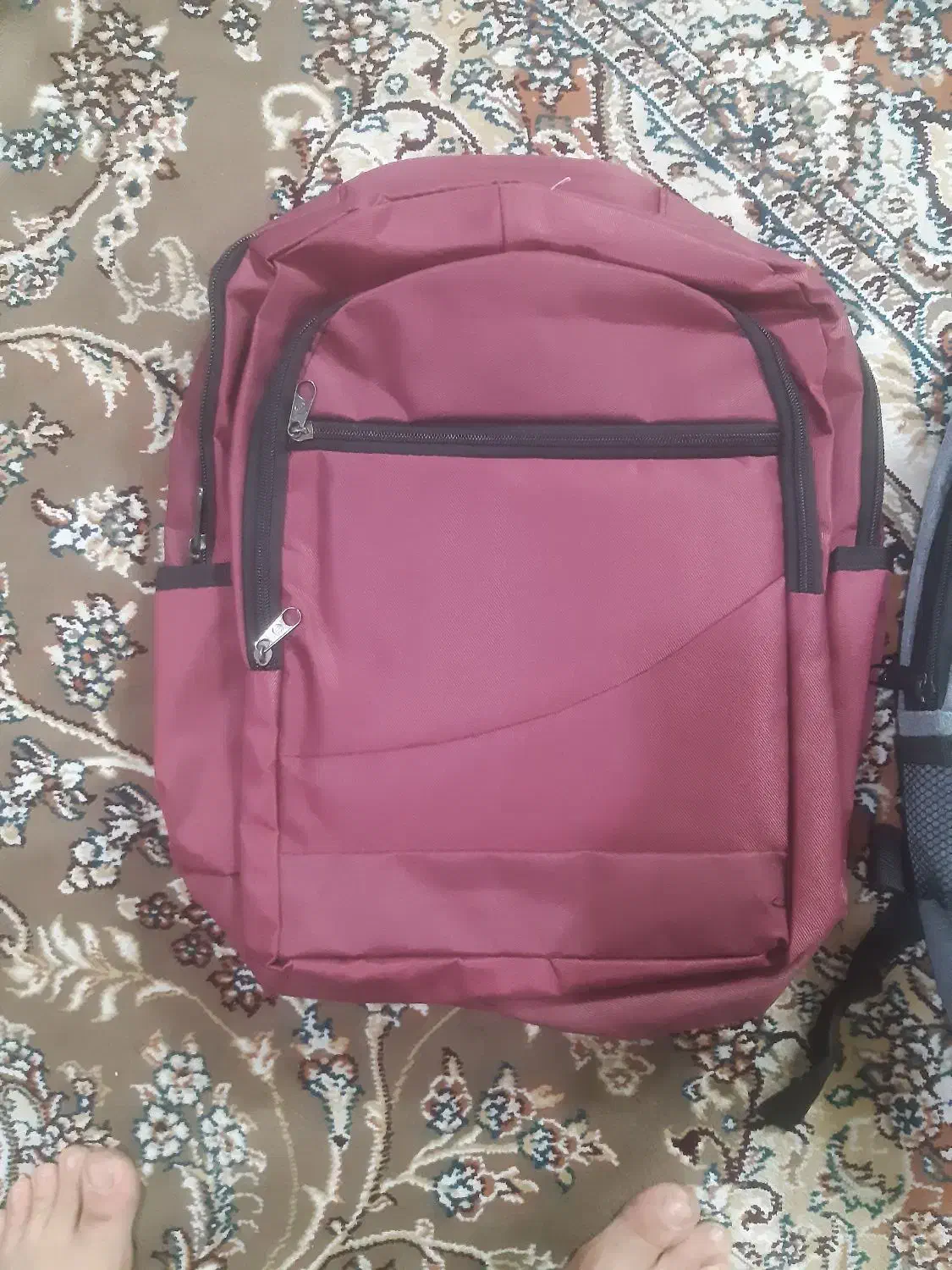 یه عدد کوله نو|کیف، کفش، کمربند|قم, نیروگاه|دیوار