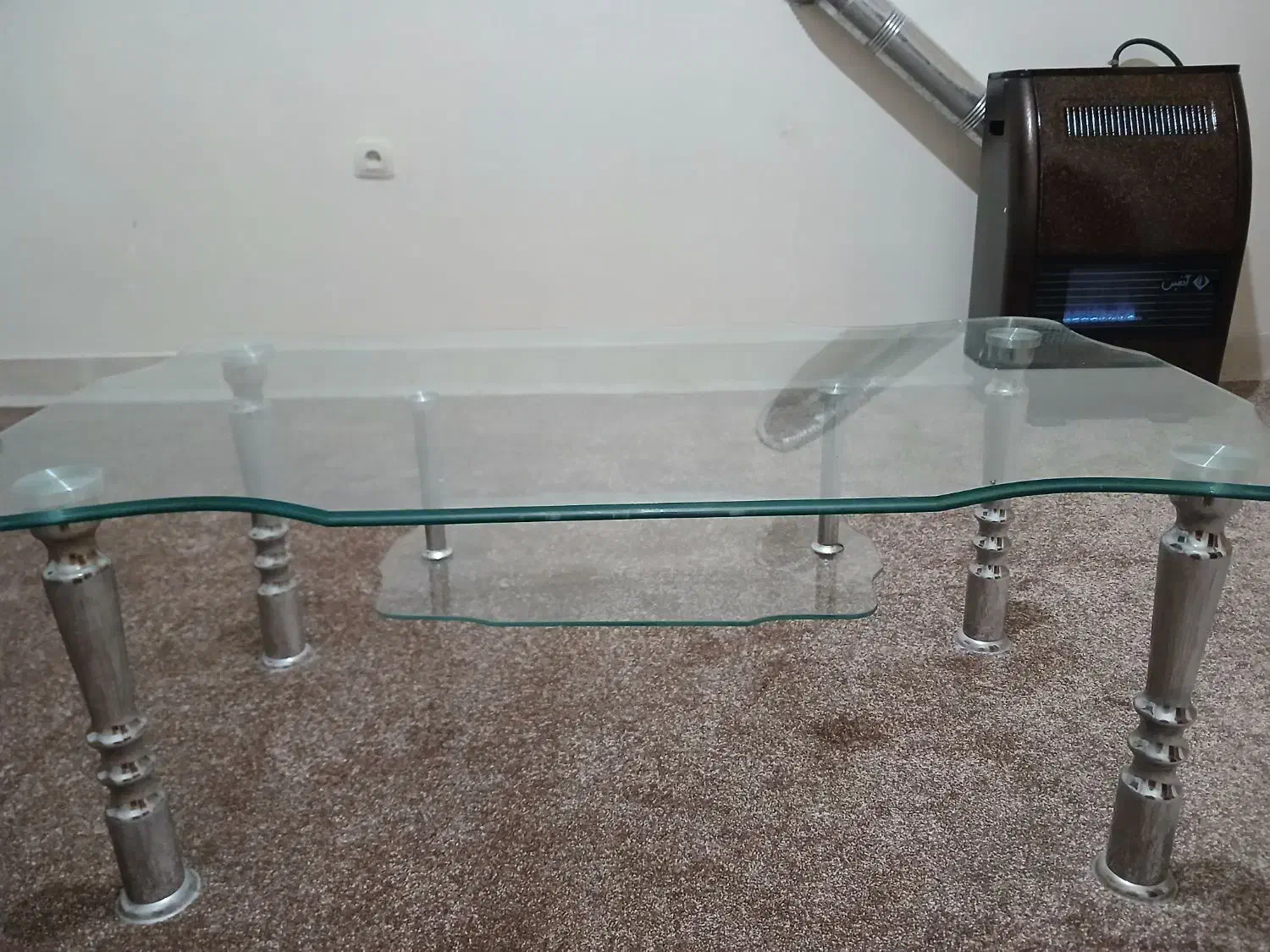 میز وسط شیشه ای|مبلمان خانگی و میز عسلی|صدرا-فارس, فاز ۱|دیوار