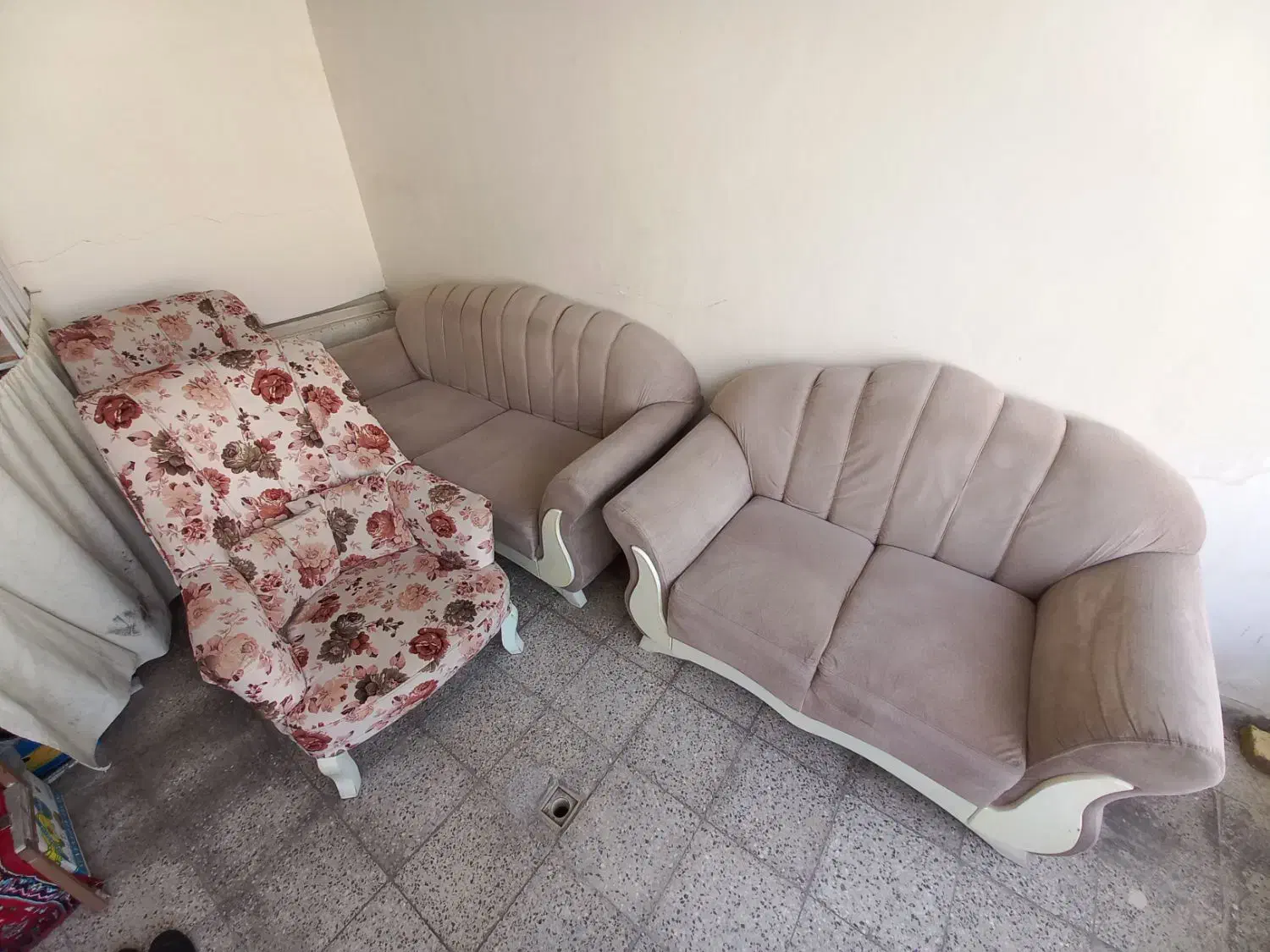 مبل ۷ نفره تمیز و مرتب|مبلمان خانگی و میز عسلی|گلپایگان, |دیوار