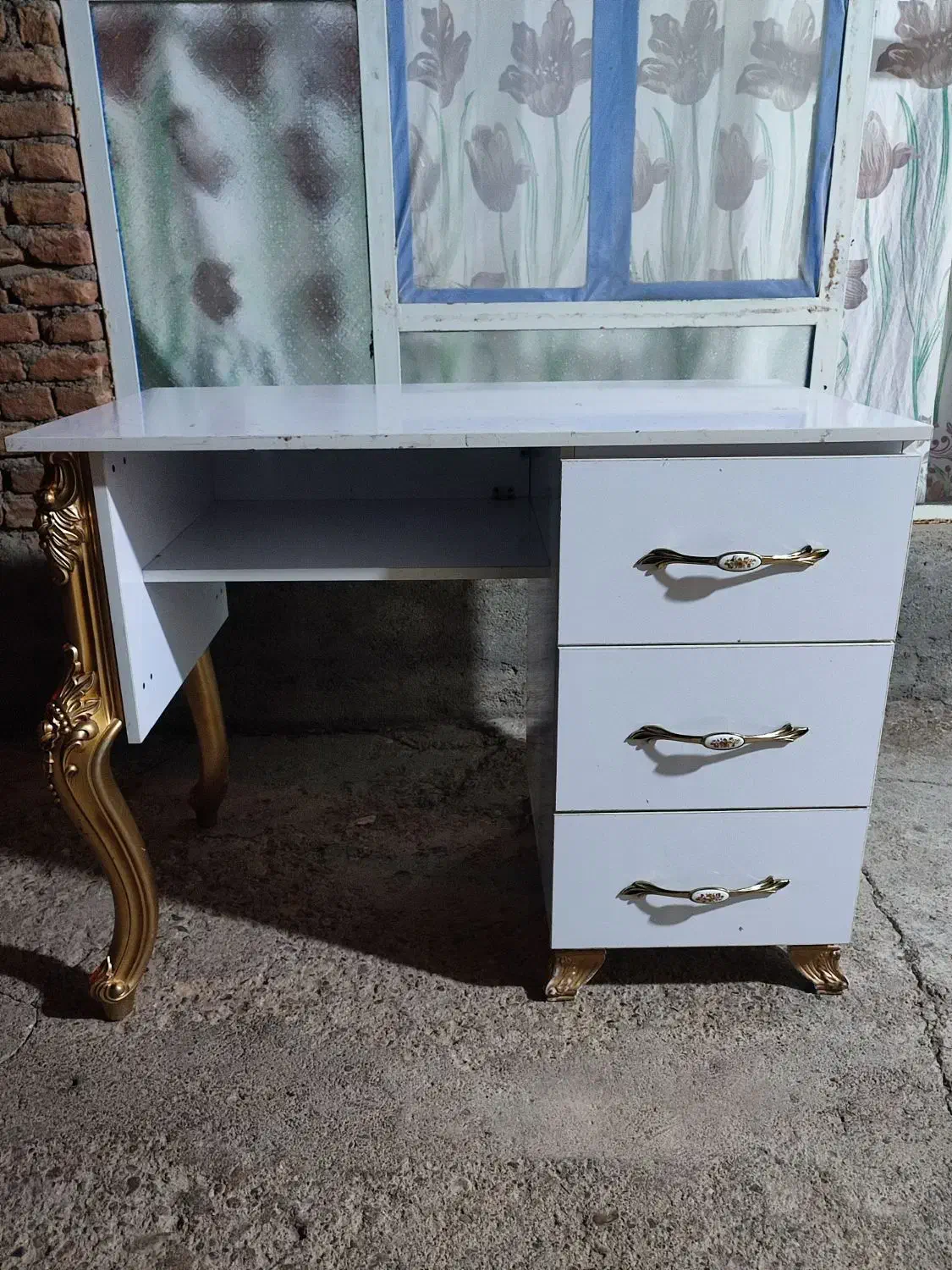 میز ناخن-صندلی اصلاح-سرشور|آرایشگاه و سالن‌های زیبایی|میاندوآب, |دیوار