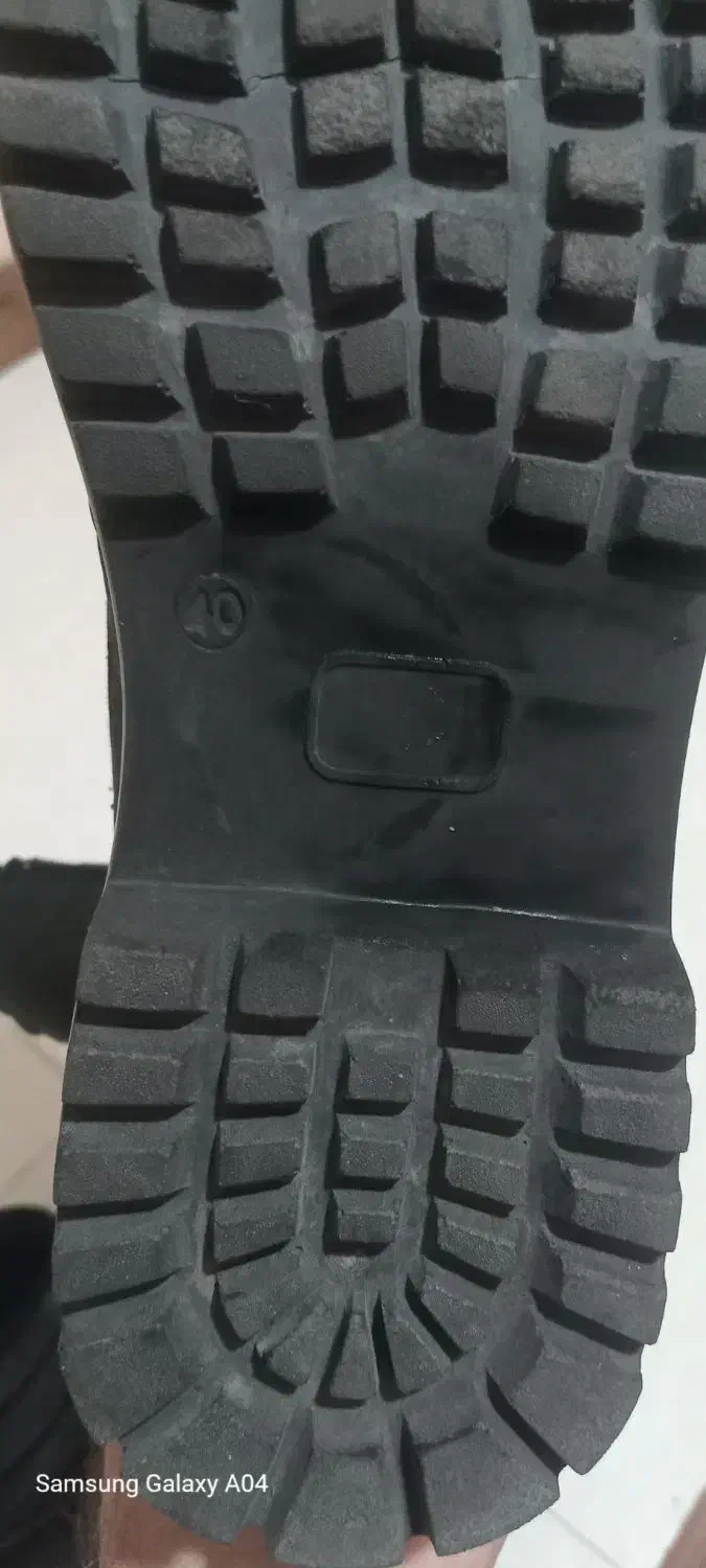 بوت کاپشنی شماره 40 جنسیت اصلی|کیف، کفش، کمربند|کلاله, |دیوار