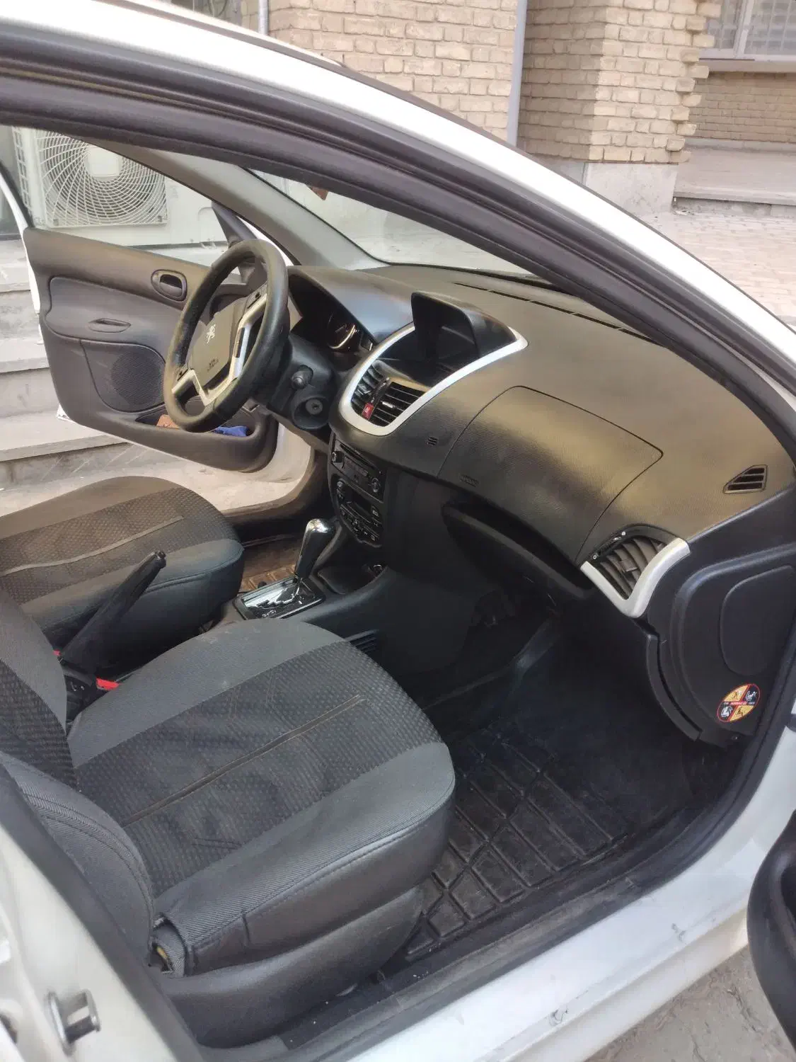 ۲۰۷صندوق دار اتومات|خودرو سواری و وانت|سهند, |دیوار