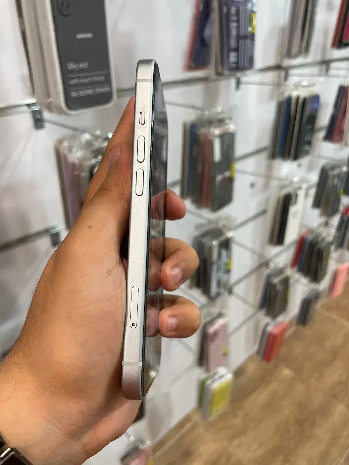 iphone15 نرمال|موبایل|محمدشهر, همایون ویلا|دیوار
