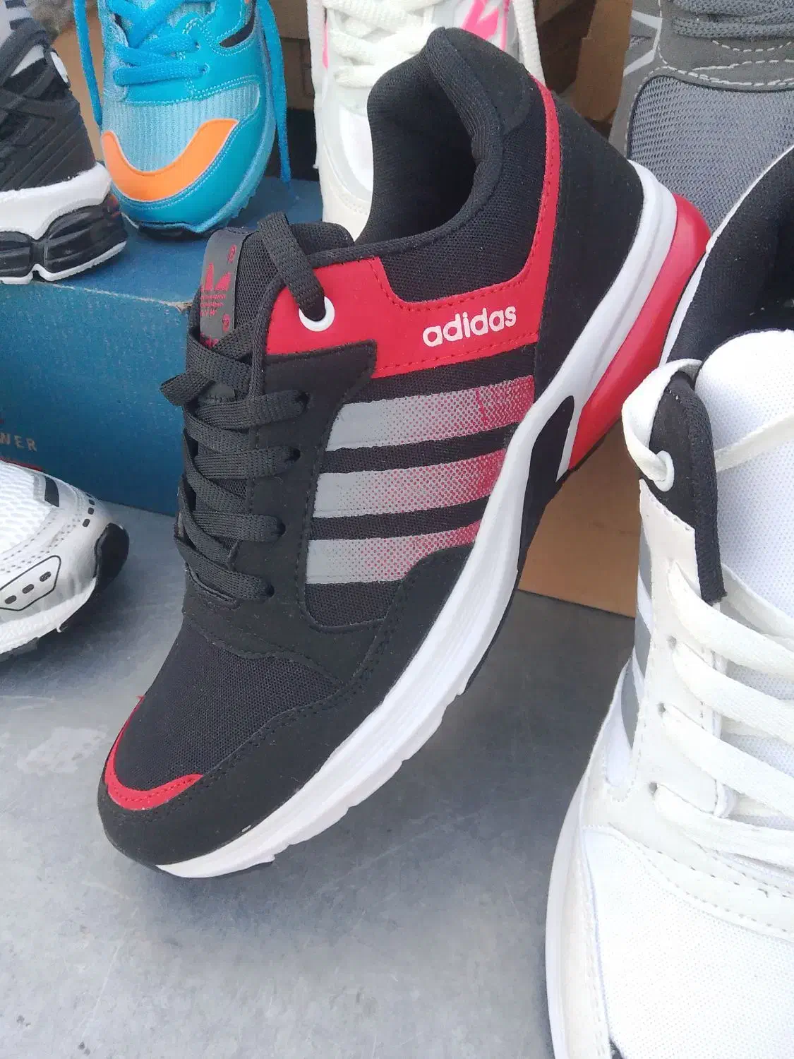 انواع کتانی اسپرت به قیمت تولیدی|کیف، کفش، کمربند|کوهدشت, |دیوار