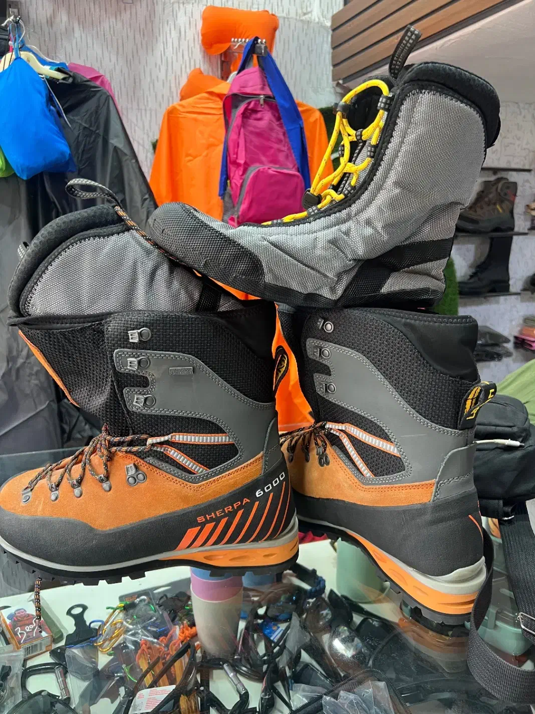 کفش کوهنوردی|کوهنوردی و کمپینگ|خوی, |دیوار