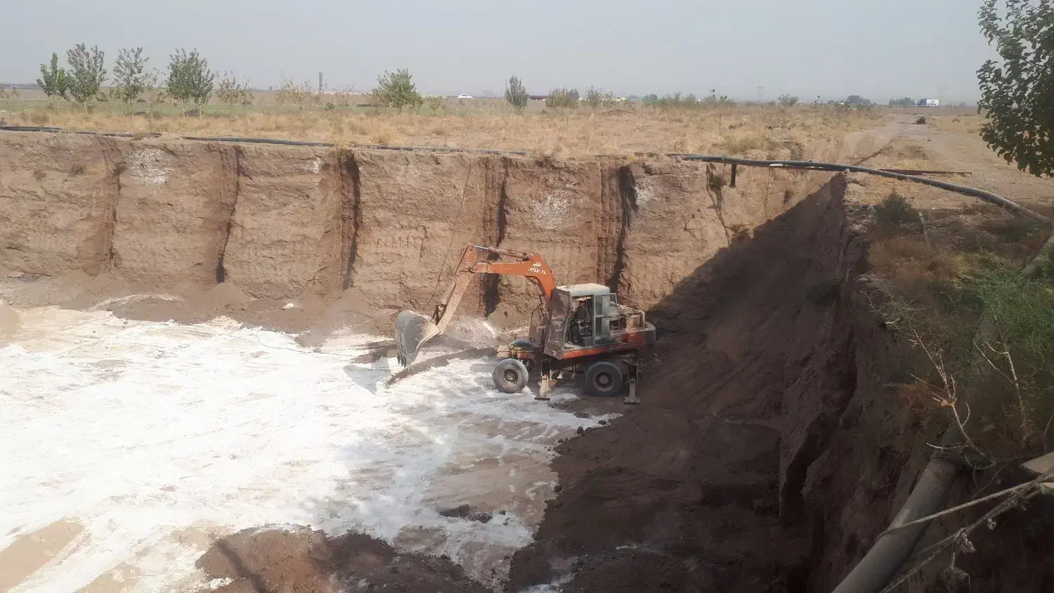 بیل مکانیکی پوکلن پوکلین|خودرو سنگین|قم, زاویه|دیوار