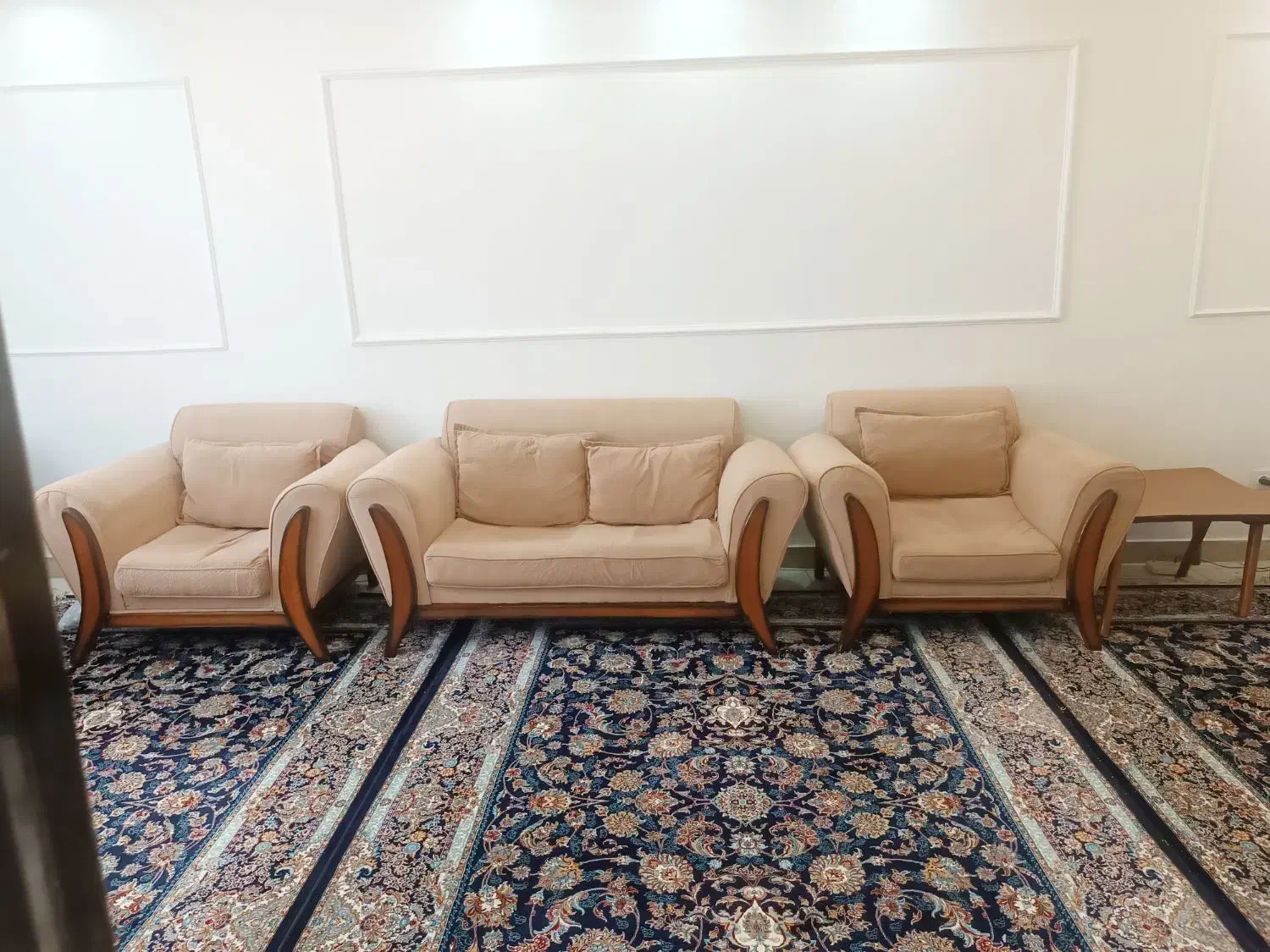 مبل راحتی  هفت نفره وسه عدد جلو مبلی|مبلمان خانگی و میز عسلی|ملایر, |دیوار