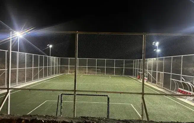 اجاره سالن  ورزشی و زمین چمن مصنوعی|اجارهٔ کوتاه‌مدت آپارتمان و سوئیت|شیراز, شهرک گلستان شمالی|دیوار