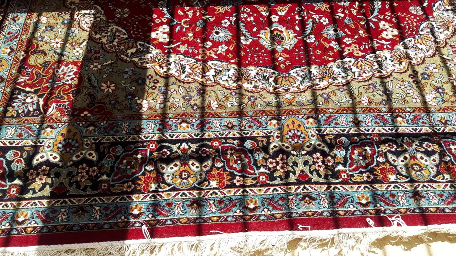 یک تخته فرش ۱۲متری کاملا نو شسته نشده|فرش|محلات, |دیوار