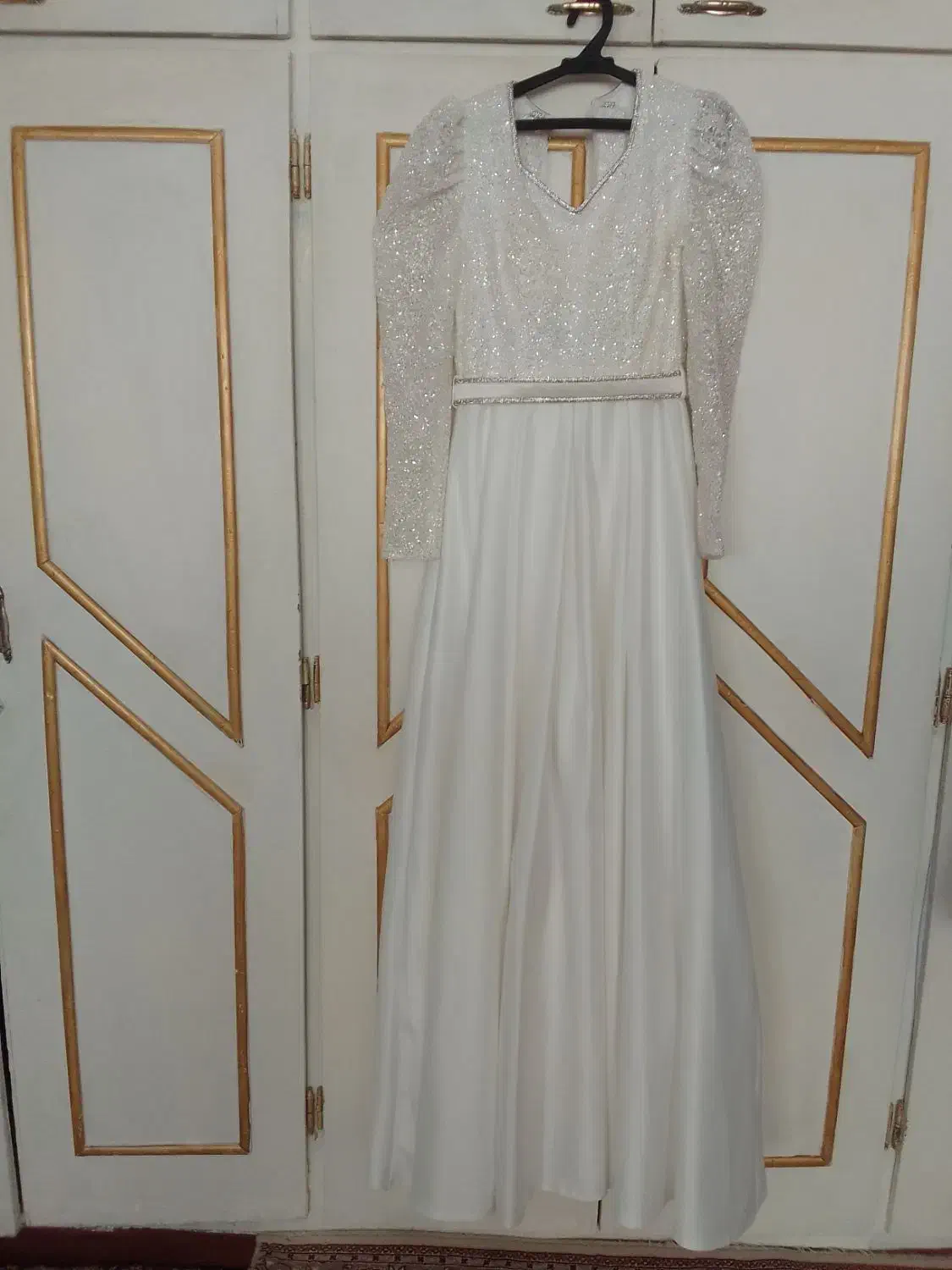 یک عدد لباس عقد سنگ دوری تمیزو سالم|لباس|اراک, |دیوار