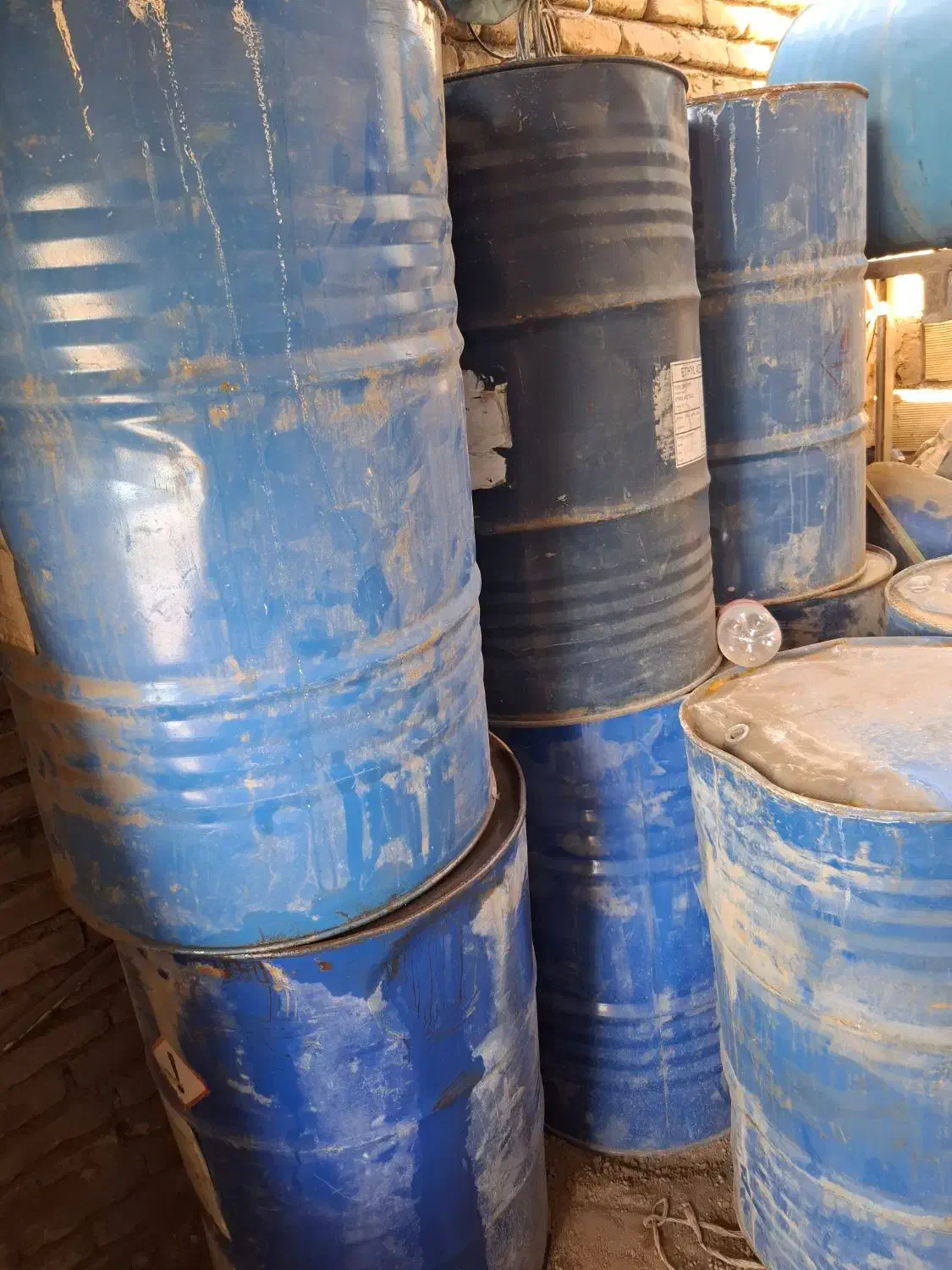 بشکه خالی سالم و تمیز|ظروف نگهدارنده، پلاستیکی، یکبارمصرف|سبزوار, پیروزی|دیوار