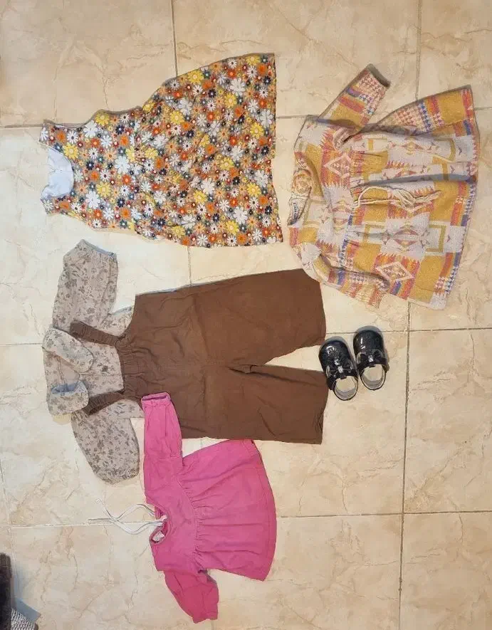 ست های زیبای دخترانه فارسان|کفش و لباس بچه|فارسان, |دیوار