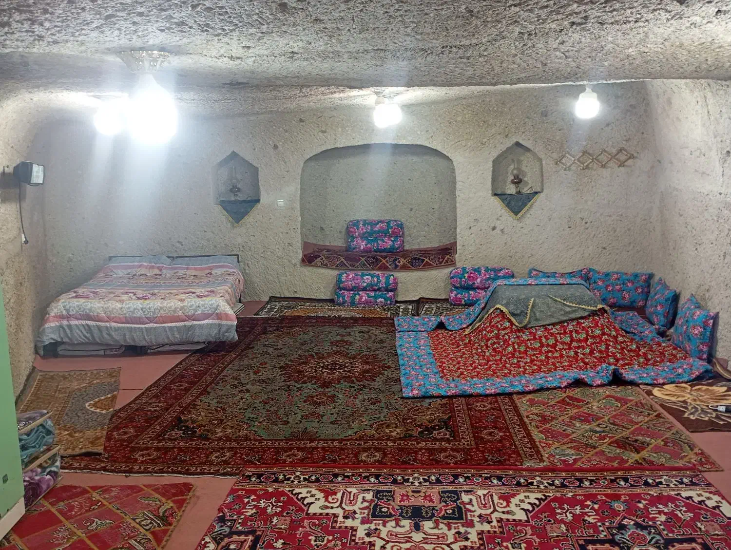 سوییت صخره‌ای کندوان تبریز|اجارهٔ کوتاه‌مدت آپارتمان و سوئیت|اسکو, |دیوار
