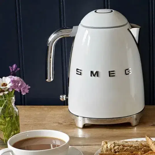 کتری برقی اسمگ smeg|سماور، چای‌ساز، قهوه‌ساز|اهواز, کیانپارس |دیوار