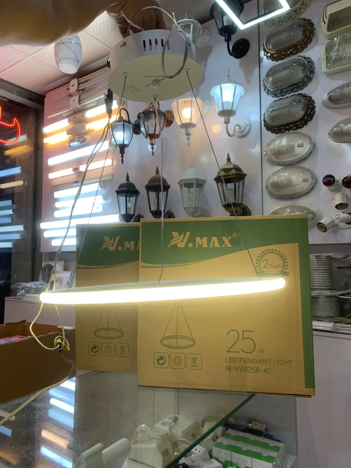 چراغ آویز ال ای دی گرد سه حالته|لوستر و چراغ آویز|قم, چهل درخت‎|دیوار