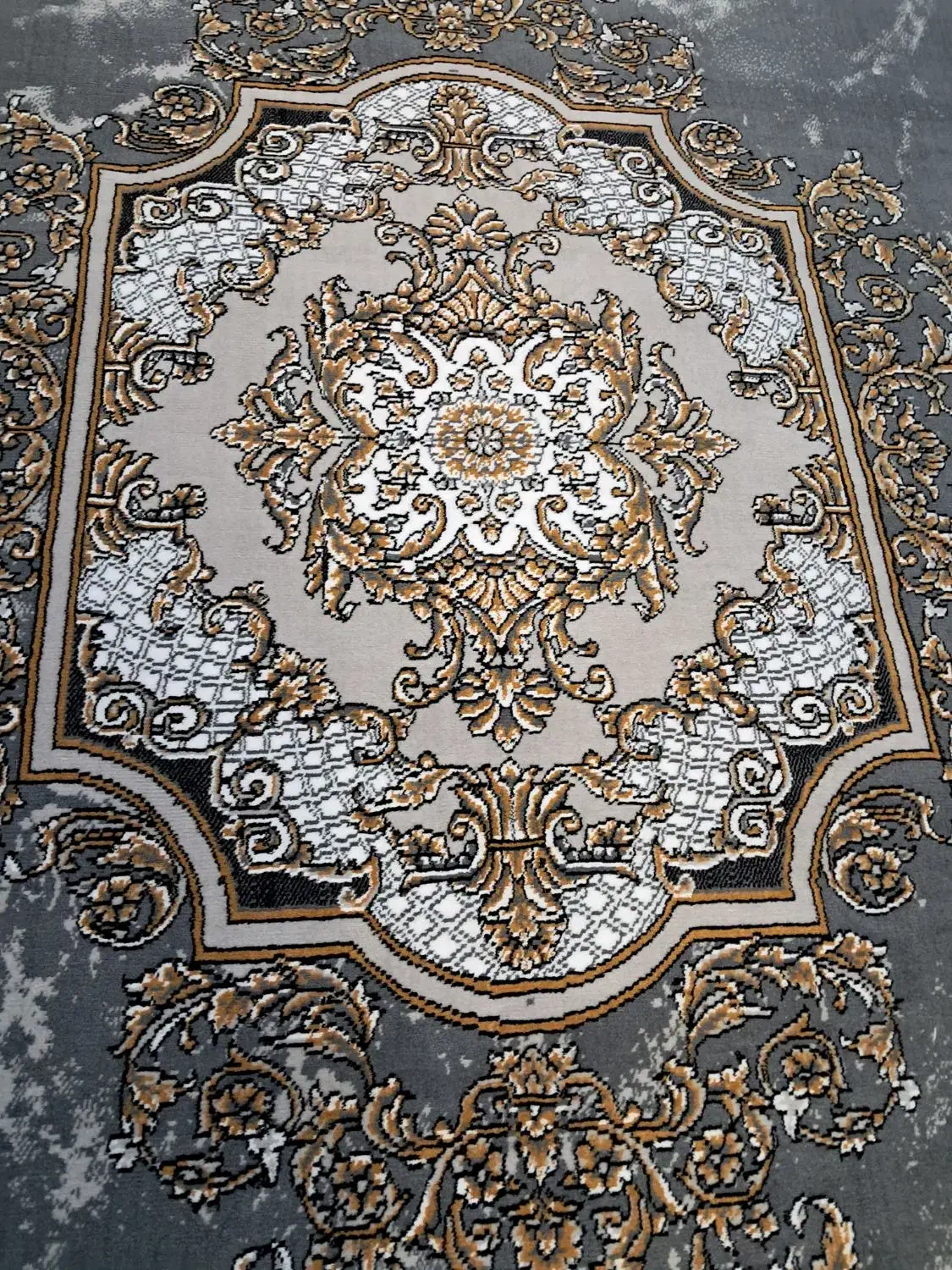 ۴ عدد فرش قالی ۱۲ متری۷۰۰شانه آکبند سنگین بدلیل|فرش|اهواز, کمپلو جنوبی|دیوار