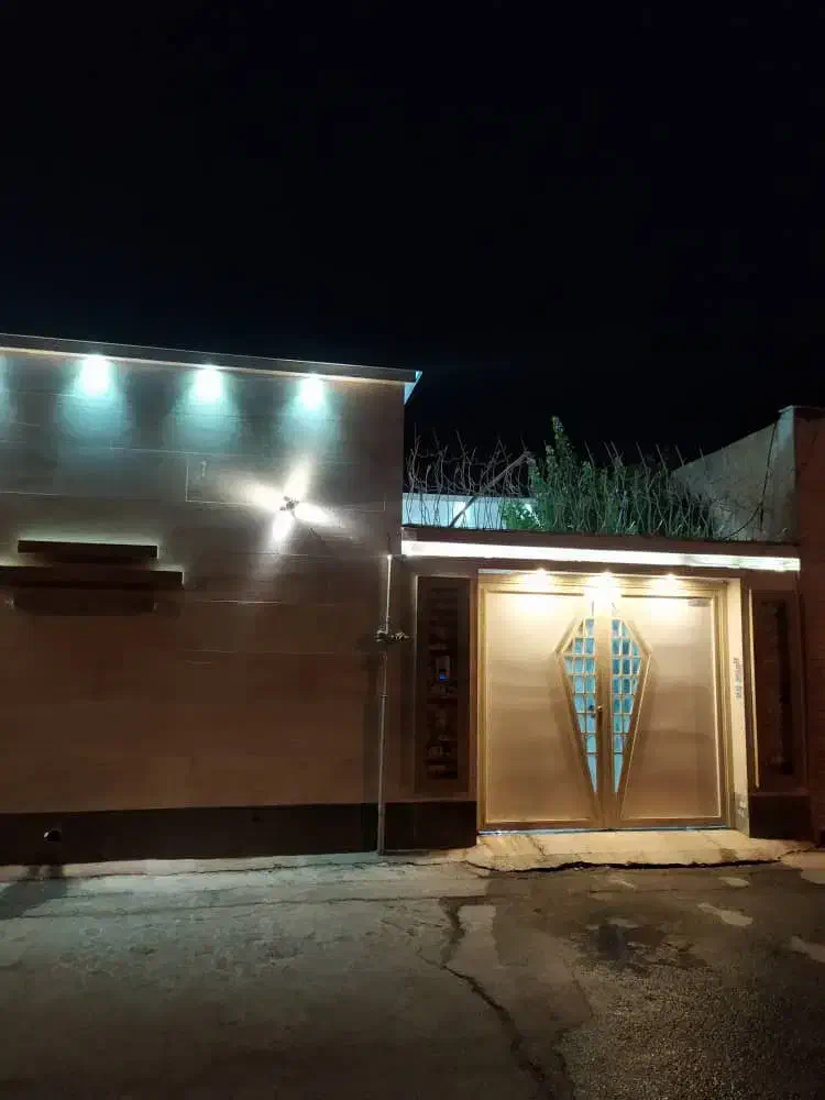 فروش منزل ویلایی خیابان مفتح|فروش خانه و ویلا|شیراز, شیشهگری|دیوار