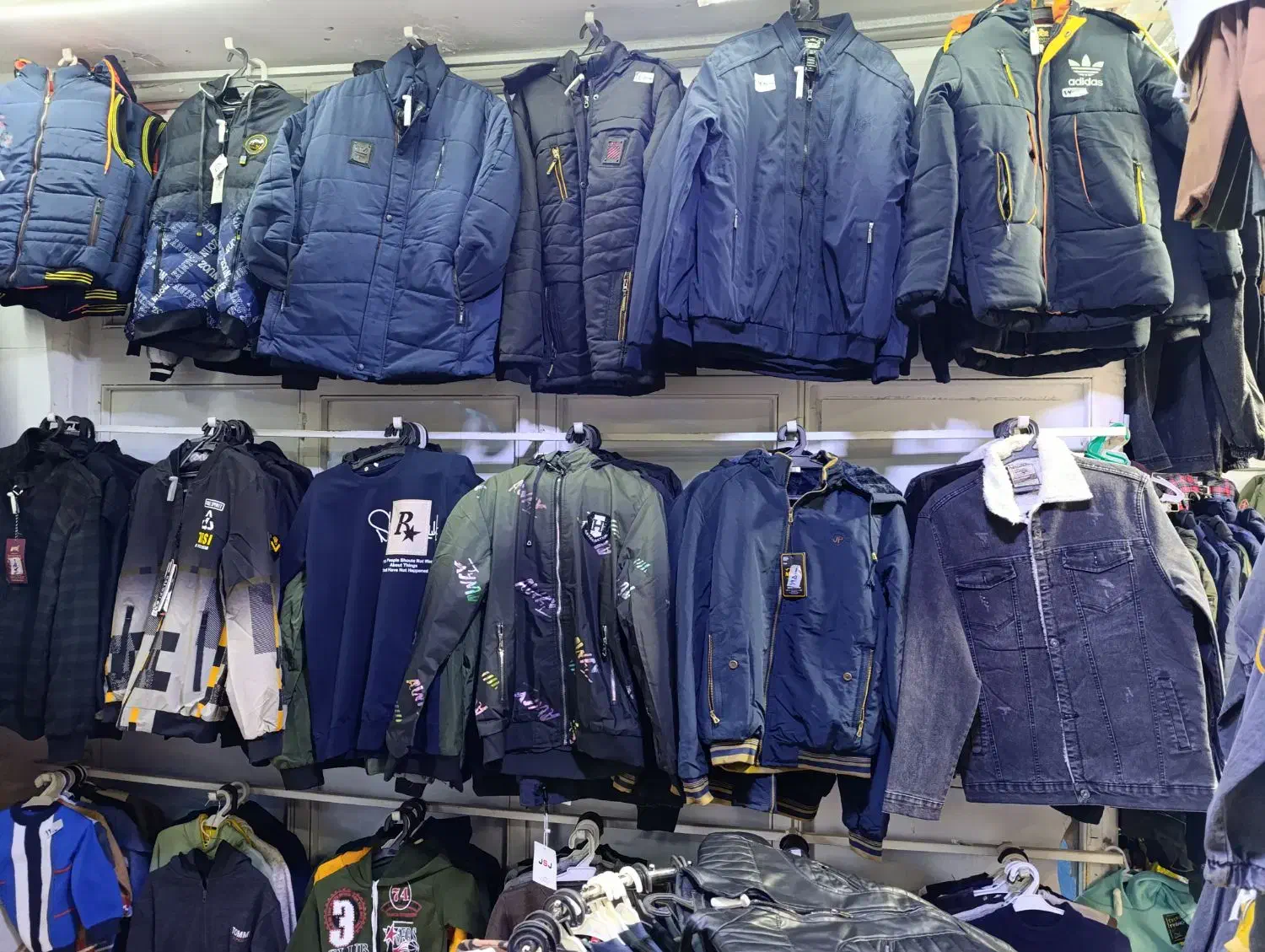 فروش انواع سوییشرت و کاپشن|لباس|دهاقان, |دیوار