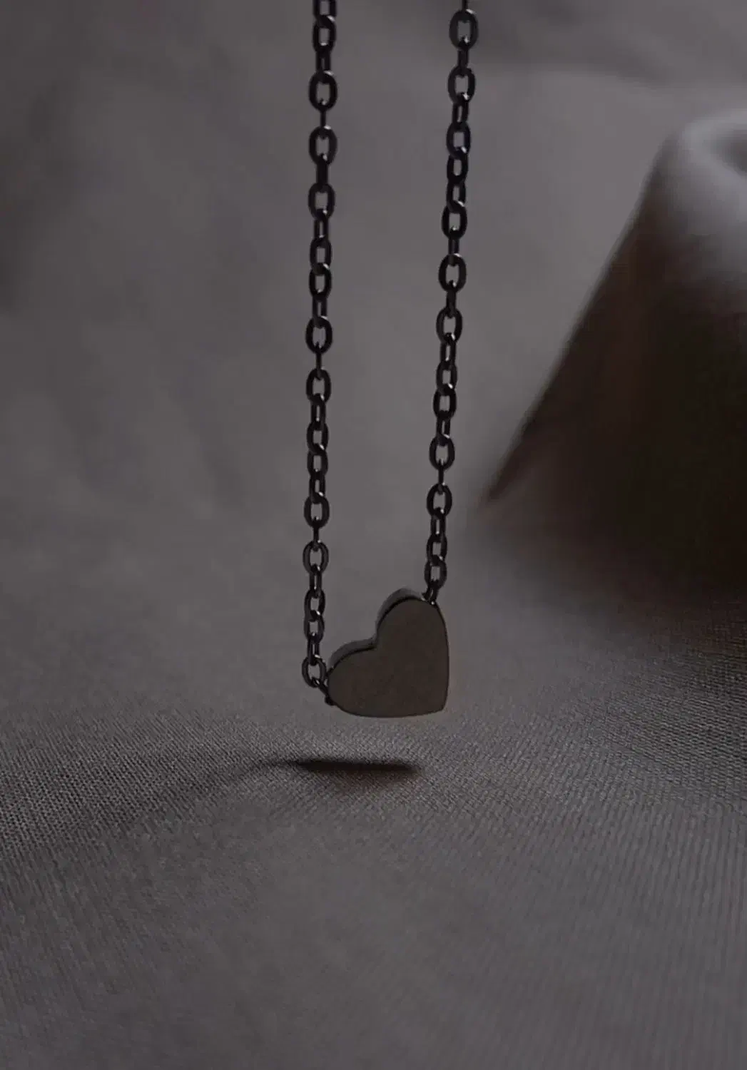 گردنبند قلب|بدلیجات|رشت, دروازه لاکان|دیوار