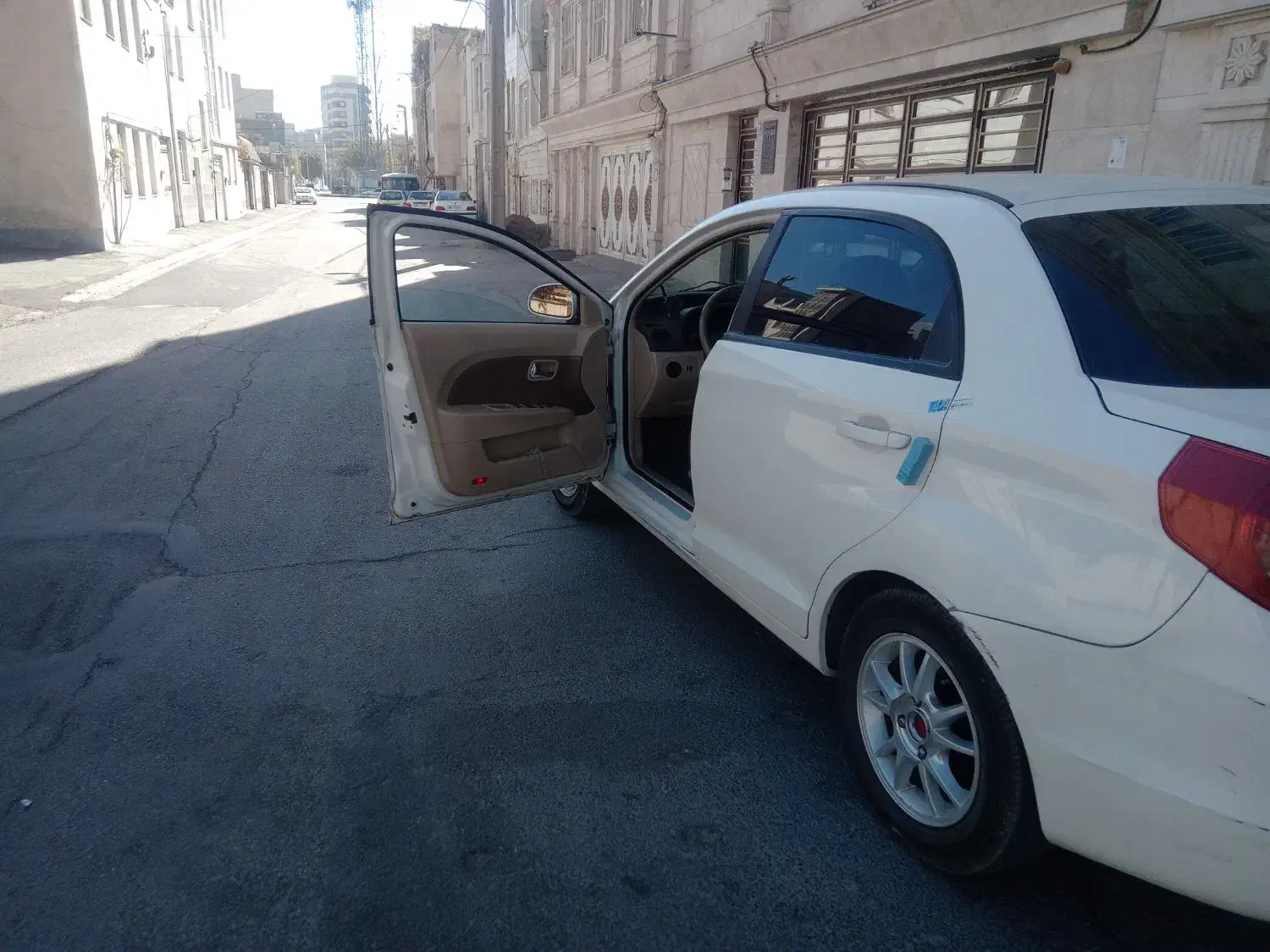 ام وی ام صندوق دار درحد|خودرو سواری و وانت|اراک, |دیوار