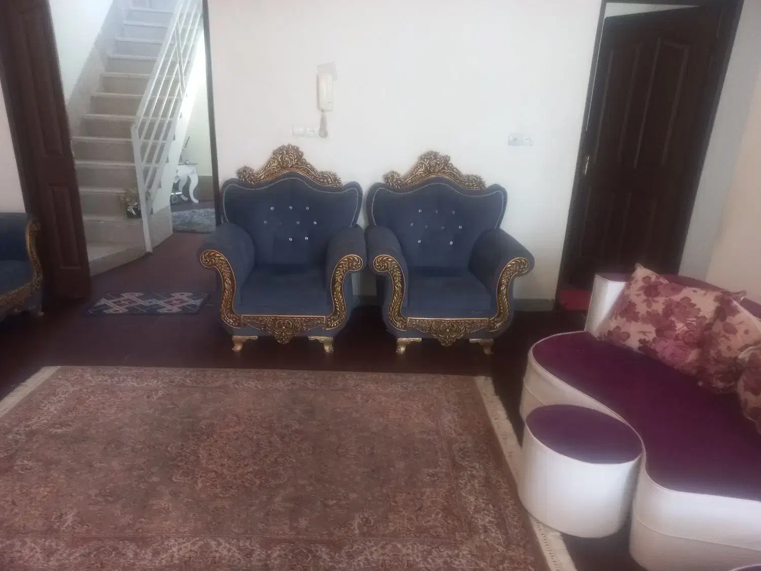 مبلمان ۷ نفره رنگ ابی، طرح سلطنتی|مبلمان خانگی و میز عسلی|شیراز, قلعه نو|دیوار