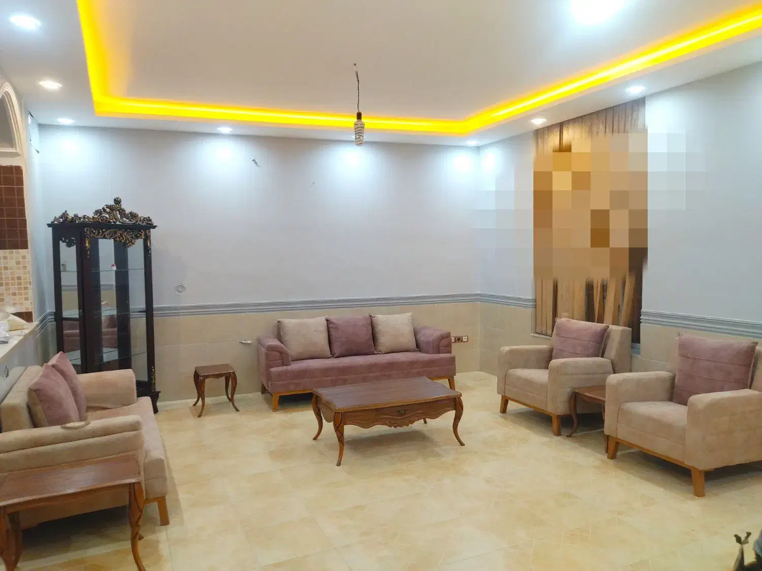 مبل هفت نفره و میز و گل میز|مبلمان خانگی و میز عسلی|شیراز, نصر|دیوار