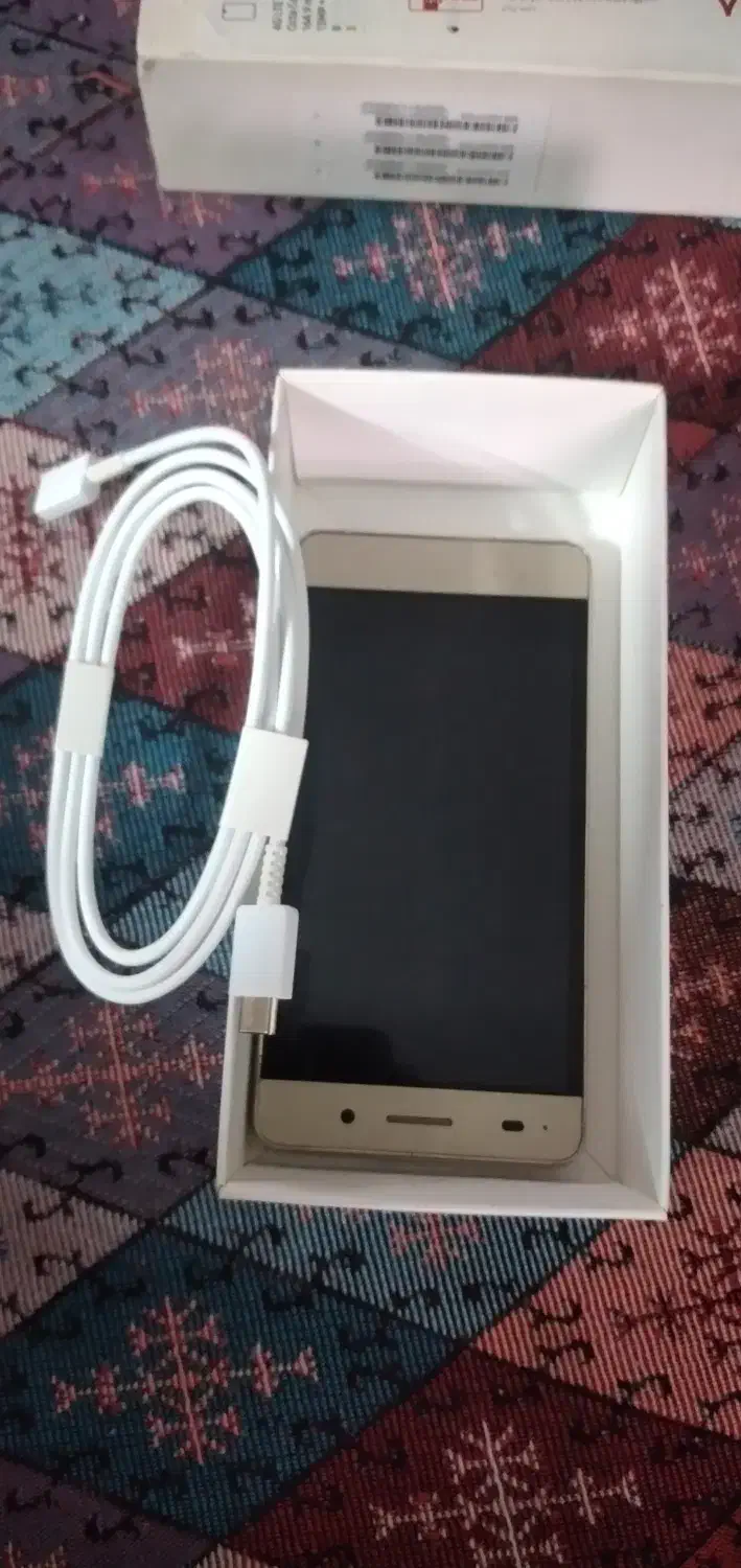 گوشی فقط نیاز به باتری دارد|موبایل|تهران, شهرک ولیعصر جنوبی|دیوار