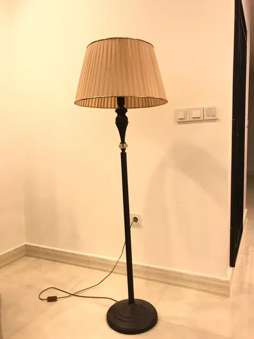 اباژور  ایستاده|چراغ خواب و آباژور|نوشهر, |دیوار