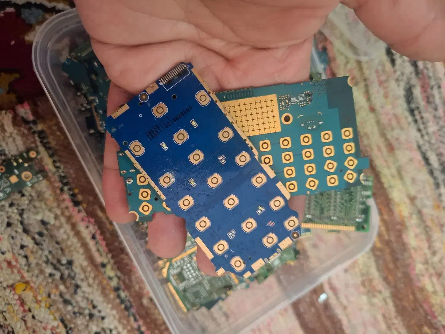 ضایعات مادربرد دو‌چیپ،کارت گرافیک ،رم ،cpu،میخرم|خدمات رایانه‌ای و موبایل|تهران, میدان ولیعصر|دیوار