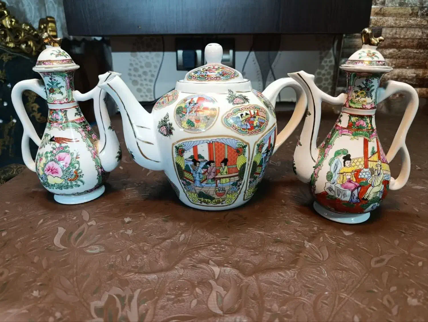 قوری چینی مرغی بزرگ|قوری، کتری، قهوهساز دستی|اصفهان, سرچشمه|دیوار