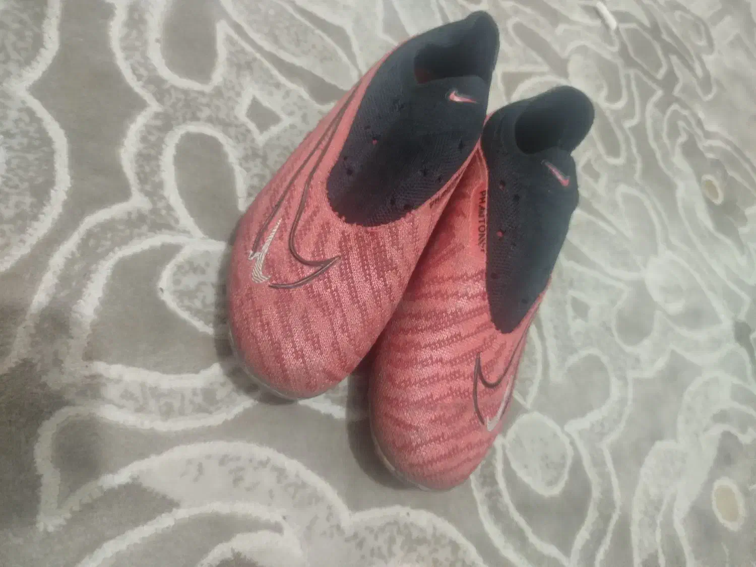 فروش کتونی|کیف، کفش، کمربند|اندیشه, اندیشه فاز ۳|دیوار