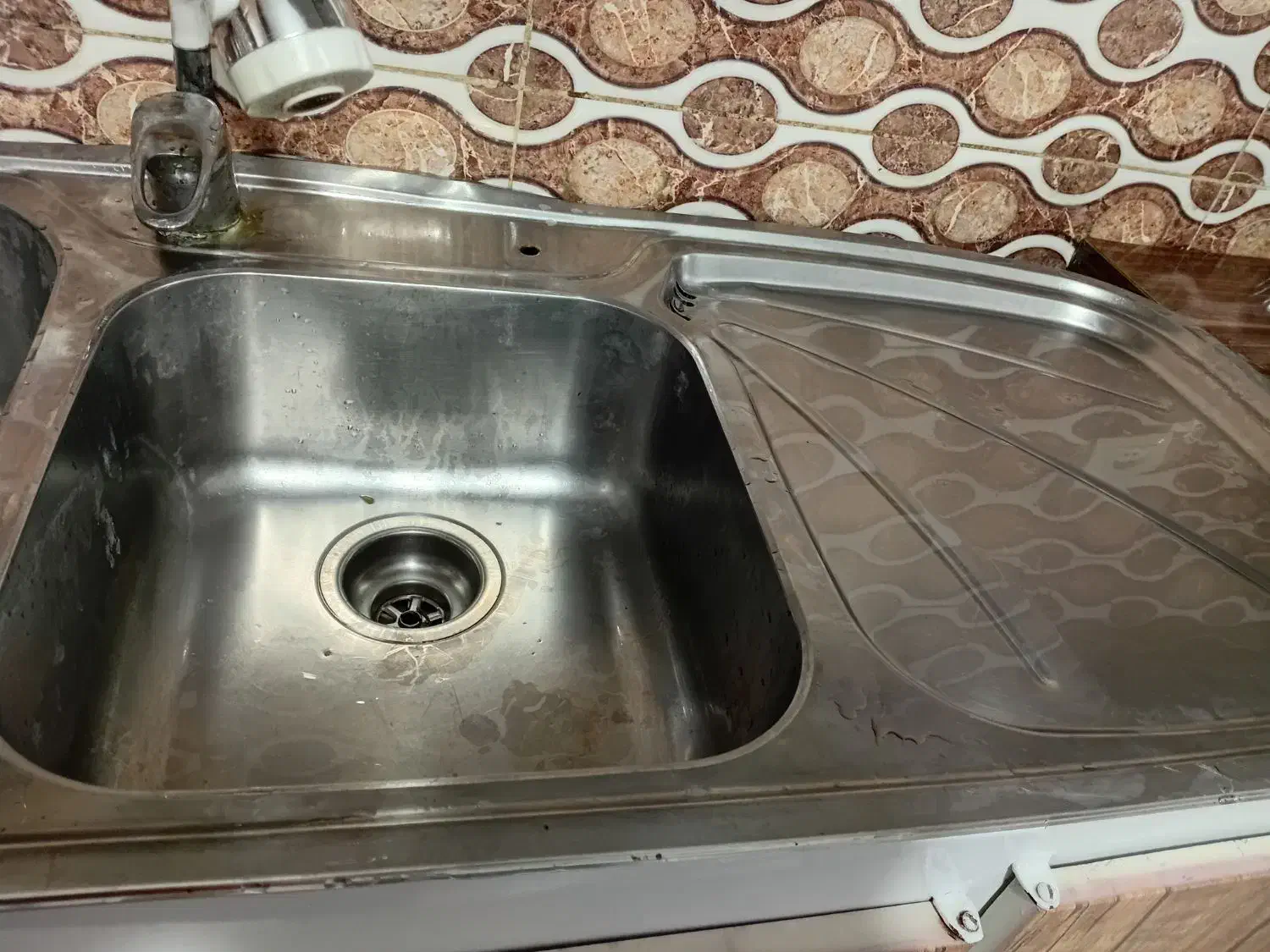 سینگ|آب‌چکان و نظم‌دهنده ظروف|تربت جام, رضاآباد|دیوار