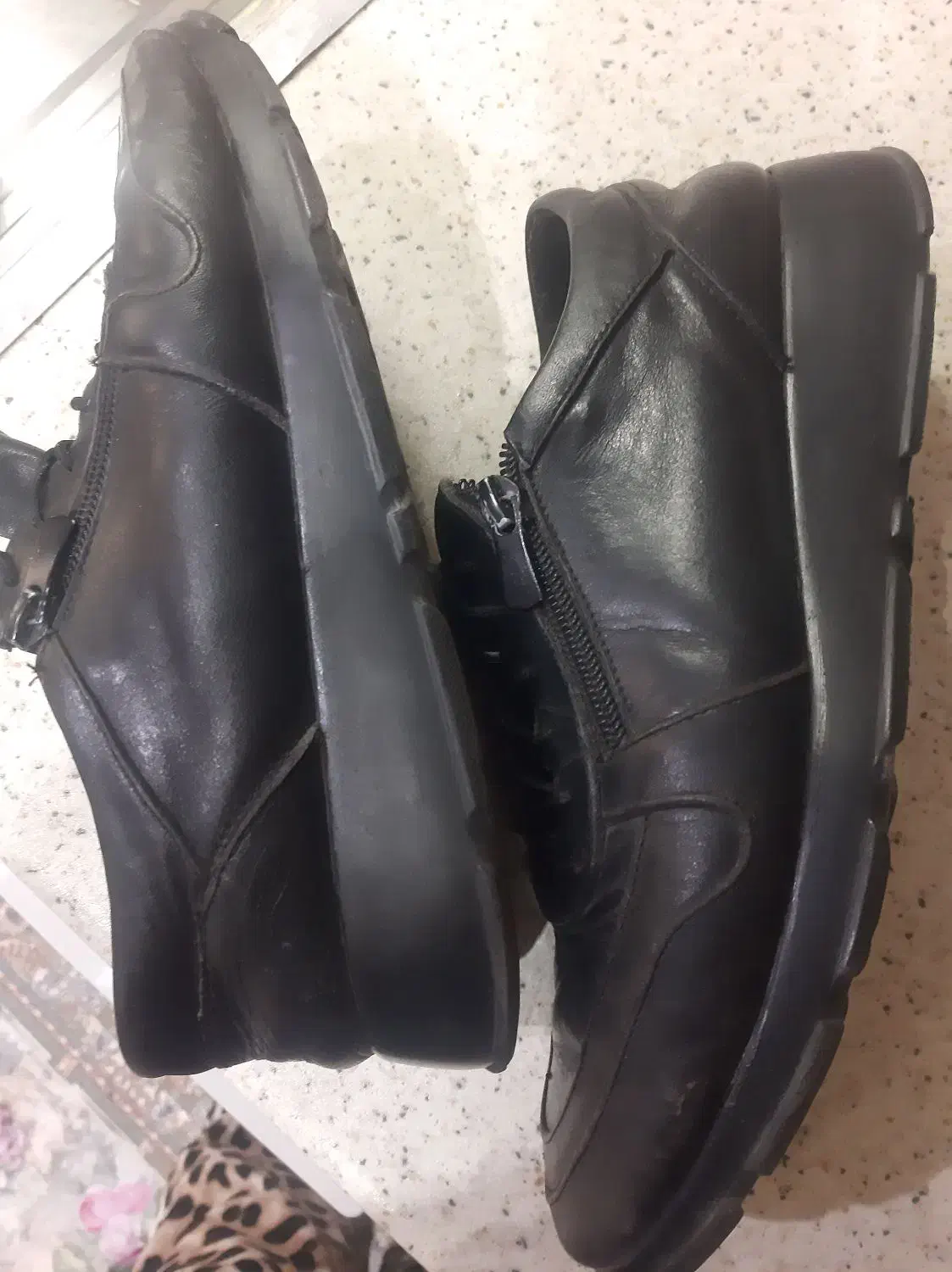 یک جفت کفش طبی اسپرت چرم سایز ۳۹ در حد نو|کیف، کفش، کمربند|تهران, ابوذر|دیوار