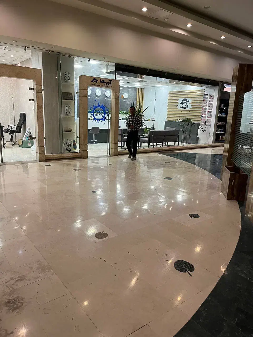 فروش مغازه تجاری/برج آلتون/سرقفلی/پاخور بالا|فروش مغازه و غرفه|مشهد, سناباد|دیوار