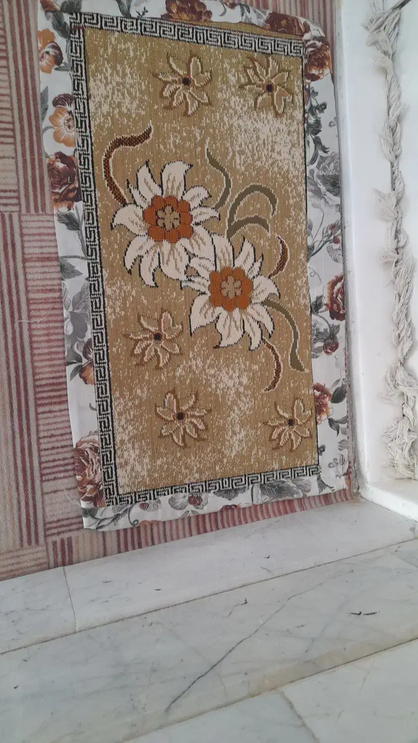 مکت بادری|موکت|نیشابور, هفده شهریور|دیوار