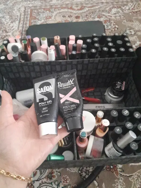 وسایل کاشت ناخن|آرایشگاه و سالن‌های زیبایی|بابل, |دیوار