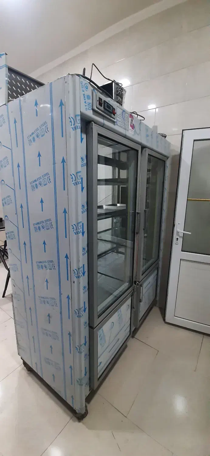 یخچال ویترینی ۴ درب موتور دامفوس در حد نو|فروشگاه و مغازه|بوئین زهرا, |دیوار