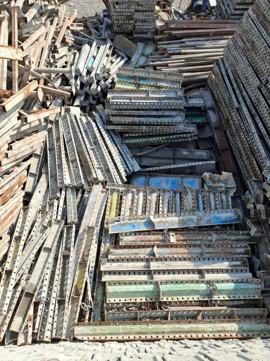 ابزار ساختمانی جک قالب لوله قوطی ۴۰در۸۰ قالب|مصالح و تجهیزات ساختمان|کرج, اتمسفر|دیوار