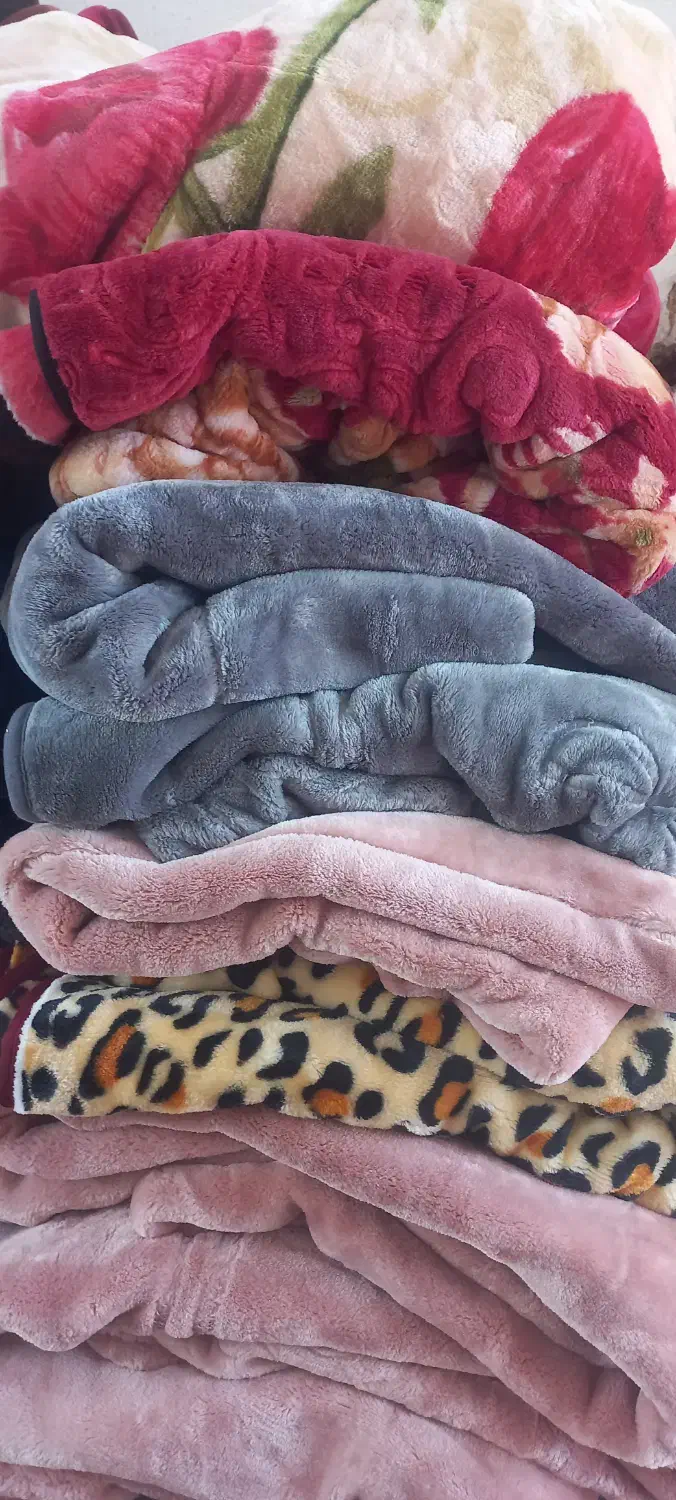 پتو و پارچه فروشی|رختخواب، بالش، پتو|آران و بیدگل, |دیوار