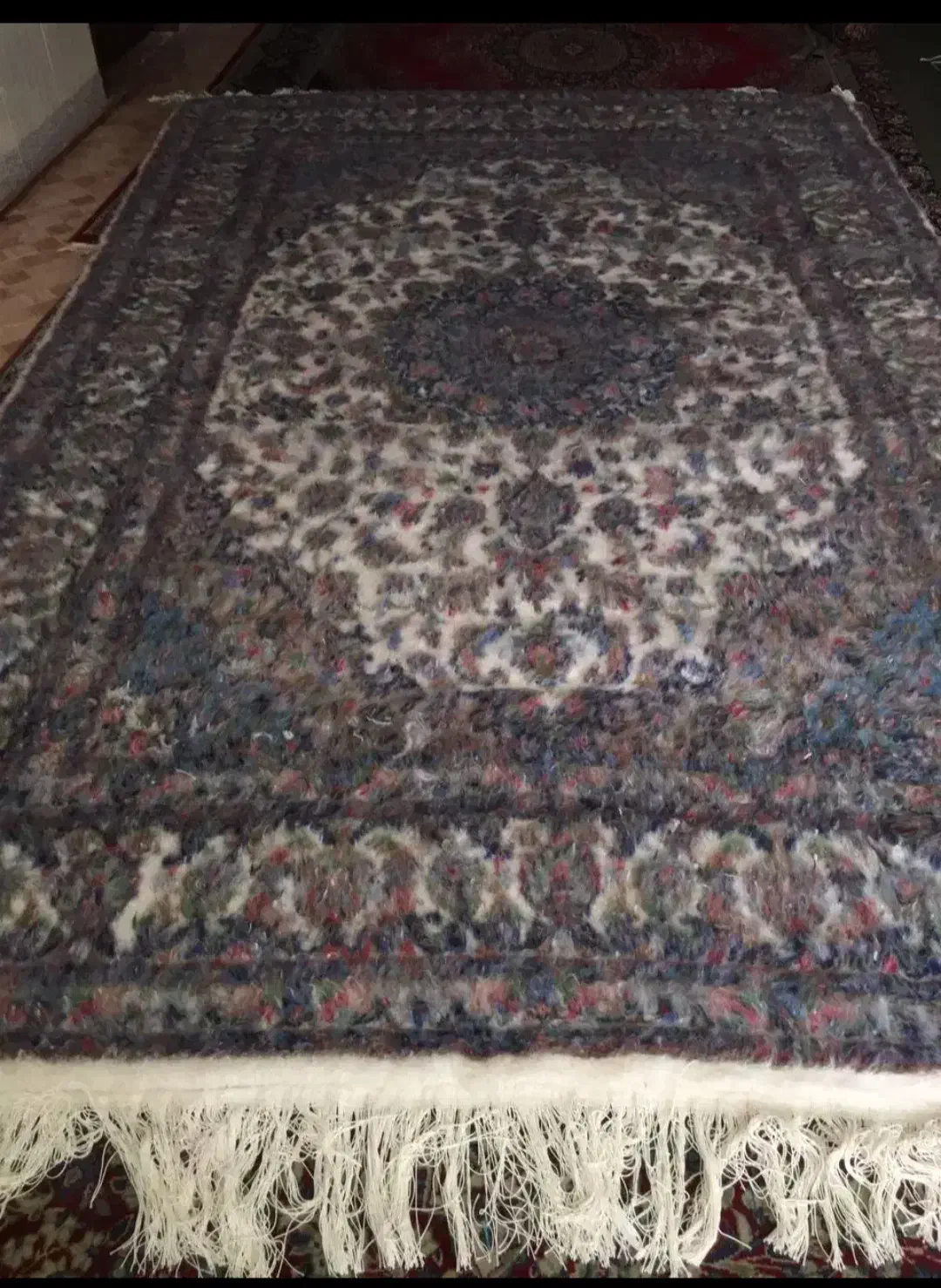 قالی دستباف|فرش|شیراز, آبیاری|دیوار