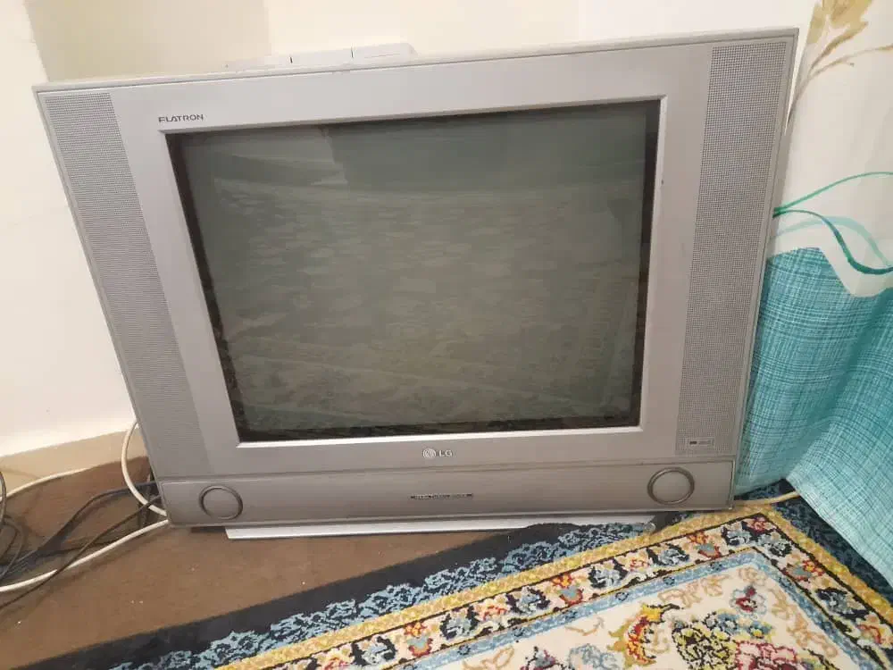 تلویزیون|تلویزیون و پروژکتور|اندیشه, اندیشه فاز ۱|دیوار