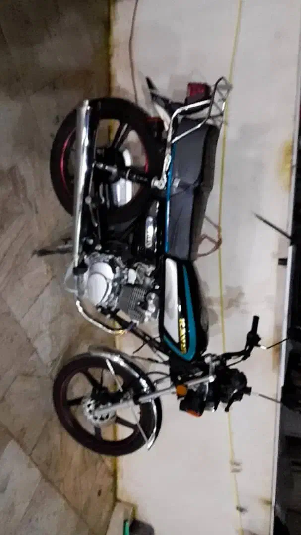 کویر 150 (عروسک)|موتورسیکلت|چمستان, |دیوار