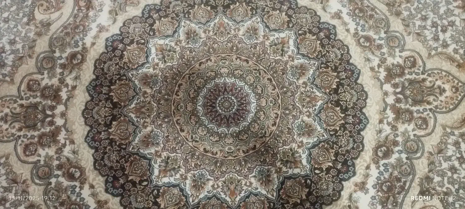 فروش فرش 9متری نگین مشهد 700شانه|فرش|بروجرد, |دیوار